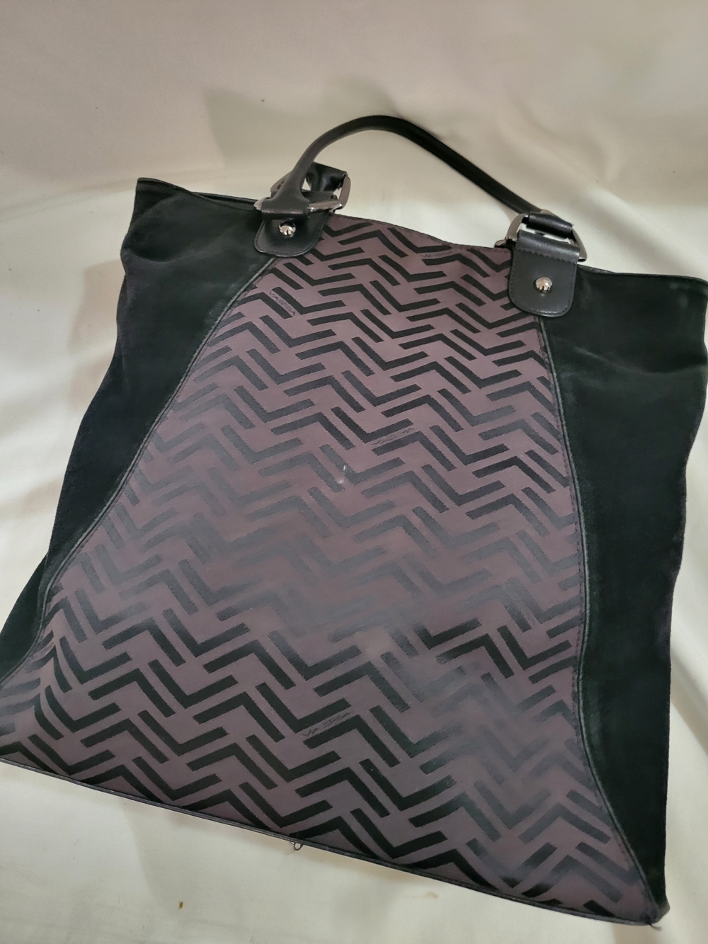 Via Spiga Stylish Black and Plum Pattern Tote Bag